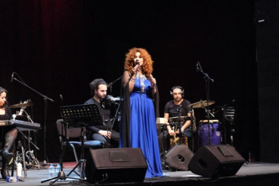 'Dünya sesleri Bursa'da' konserleri Lena Chamamyan ile başladı