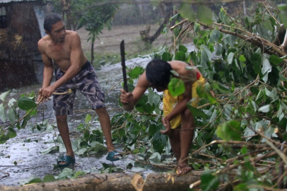 Filipinler'de tayfun felaketi: 12 kişi öldü