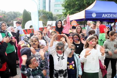 Mersin'de 'Dünya Çocuk Hakları Günü' şenliği