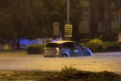 Aydın'da evler ve yollar su altında kaldı