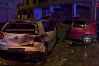 Bursa'da 3 araca çarpan sürücü olay yerinden kaçtı!