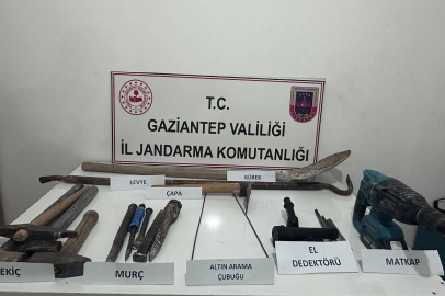 Jandarma kaçak kazı yapanları suçüstü yakalandı