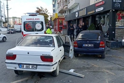 Kazadan kıl payı kurtuldular! Kaza anı kameralara yansıdı