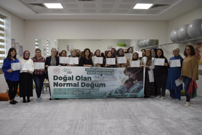 Normal Doğum Eylem Planı kapsamında anne adayı sağlık çalışanlarına eğitimler verildi