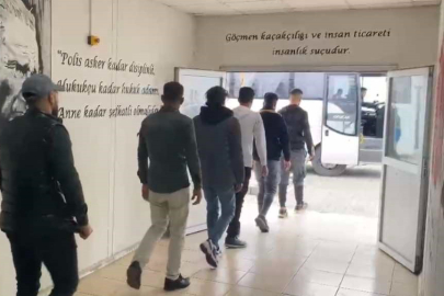 Durdurulan otobüsten 6 kaçak göçmen çıktı