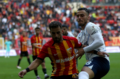 Fenerbahçe, deplasmanda karşılaştığı Kayserispor'u farklı geçti!