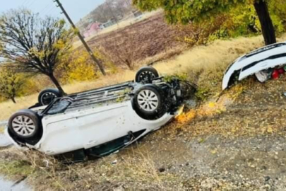 Elazığ’da otomobil takla attı: 2 yaralı