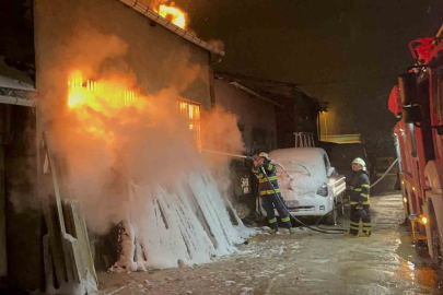 Eskişehir'de mobilya atölyesinde çıkan yangın hasara neden oldu