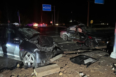 Şanlıurfa'da iki otomobil çarpıştı: 1 ölü, 6 yaralı