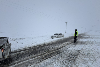 Yozgat’ta  araçlar kara saplandı