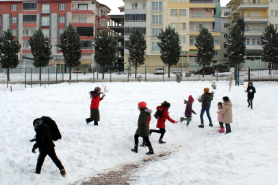 Bayburt'ta kar tatili bir gün daha uzatıldı