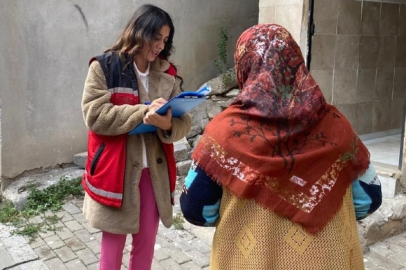 Bursa’da sosyal hizmet uzmanları aileleri yalnız bırakmıyor