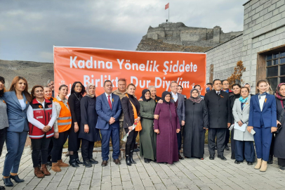 Kars'ta kadına şiddete dikkat çekildi