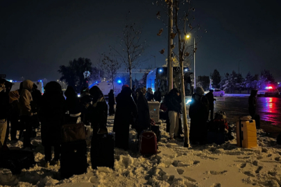 Kayseri'de servis midibüsü ile yolcu otobüsü çarpıştı: 17 yaralı