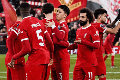 Premier Lig lideri Liverpool puan farkını açıyor