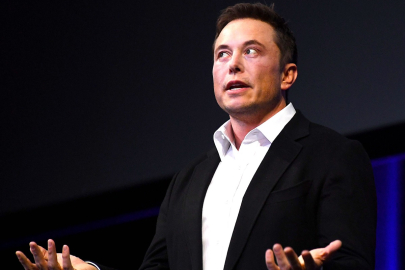 Musk, savaş uçaklarının yerini insansız hava araçlarının alması gerektiğini savundu