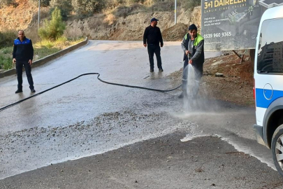 Bursa'da yola beton döke döke giden kamyona ait firmaya ceza