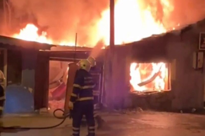 Edirne'de iş yeri cayır cayır yandı: O anlar kameralara yansıdı