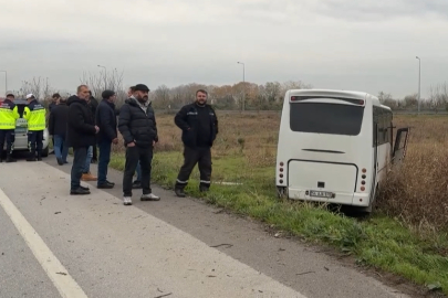 Sakarya’da telefonla oynayan sürücü boş araziye daldı