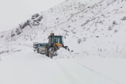 Siirt'te yolcu minibüsü mahsur kaldı