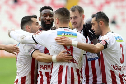 Sivasspor, Süper Lig'de yarın Antalyaspor'a konuk olacak