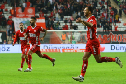 Antalyaspor, Sivasspor'u 2 golle geçti