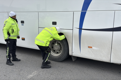 Kayseri'de yolcu otobüslerinin lastikleri denetlendi