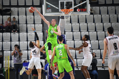 Tofaş, Manisa Basket'i yenip ligde 8'de 8 yaptı