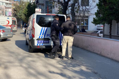 Ehliyet sınavına kopya düzeneği ile giren şahıs polisin dikkatinden kaçamadı