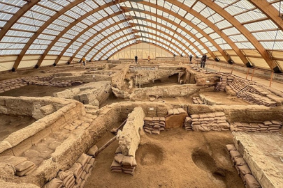 Çatalhöyük'te ziyaretçiler 9 bin yıl öncesini deneyimleme fırsatı buluyor