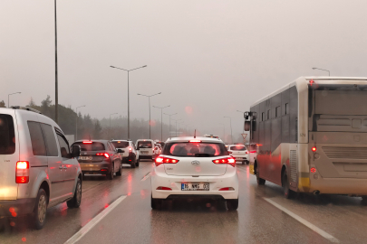 Kış aylarıyla beraber Bursa trafiği felç oldu 