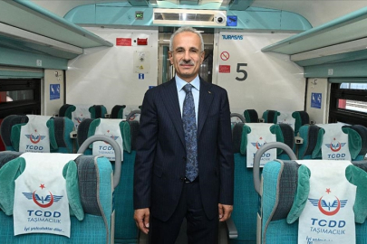 Lokomotifler TCDD Tren İzleme ve Koordinasyon Merkezi'nde 7 gün 24 saat takip ediliyor