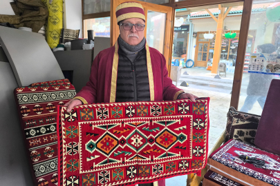 Tarihi mesleğini yaşatmaya çalışıyor