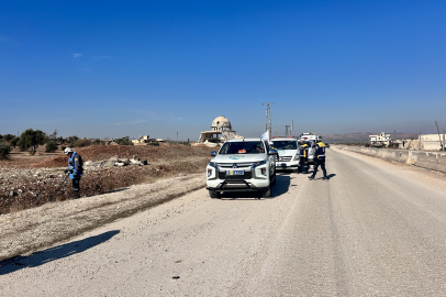 Terör örgütü PKK/YPG'nin Tel Rıfat'ta yollara döşediği bombalar temizleniyor