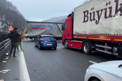 Anadolu Otoyolu'nda makaslayan tıra otomobil çarptı! Ulaşım kapatıldı