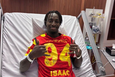 Göztepe'de Isaac Solet ameliyat oldu