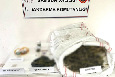 Jandarmadan yasaklı madde tacirine darbe! 7 kilo 144 gram yasaklı madde ele geçirildi.