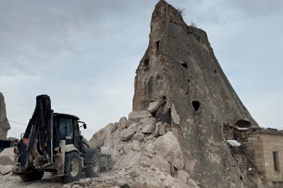 Kapadokya'da peribacasındaki çökme anı güvenlik kamerasında