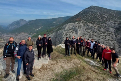 Kütahya Tavşanlı'dan Eğrigöz Kalesi'nde doğa yürüyüşü