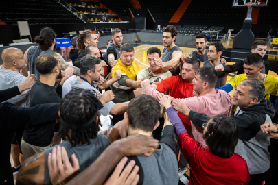 MSK'lı basketbolcular, özel bireylerle bir araya geldi