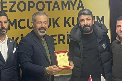 Sahte altını anlayan kuyumcuya plaket takdim edildi