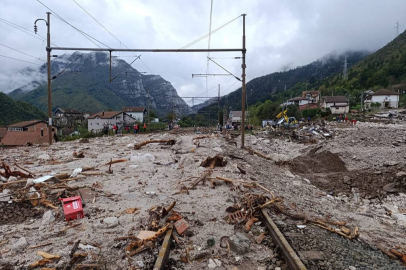 Bosna Hersek'te selden zarar gören demir yolu hattının onarımını Cengiz İnşaat yapıyor