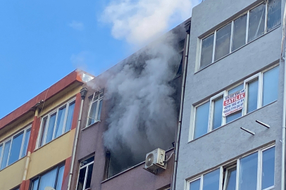 Kadıköy'de apartmanda çıkan yangın mahalleliyi korkuttu