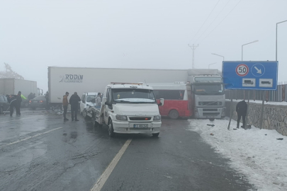 Bitlis'te 23 aracın karıştığı zincirleme kaza meydana geldi