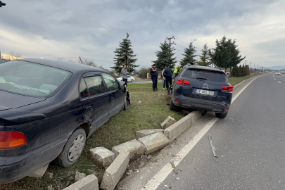 Düzce'de meydana gelen trafik kazasında 2 kişi yaralandı