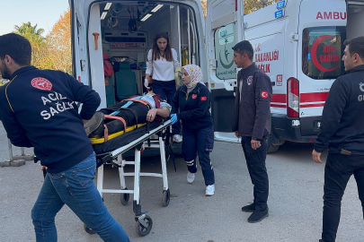 Adıyaman'da otomobil ve traktör kaza yaptı:  3 yaralı