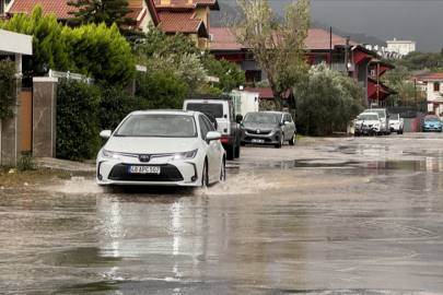 Marmaris'te sağanak etkili oldu