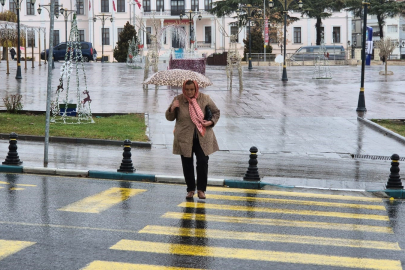 Tekirdağ'da sağanak yağış etkili oldu