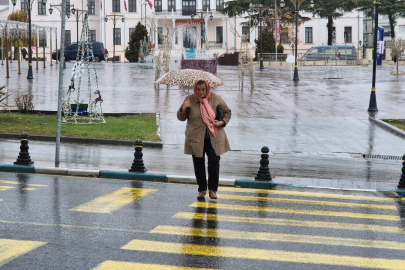 Tekirdağ'da sağanak yağış etkili oldu