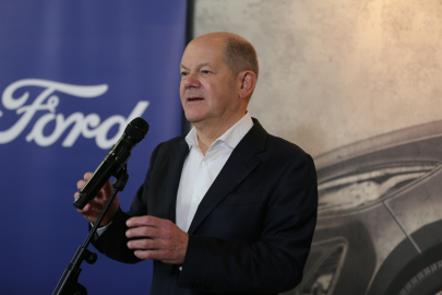 Almanya Başbakanı Scholz, Köln'deki Ford fabrikasını ziyaret etti